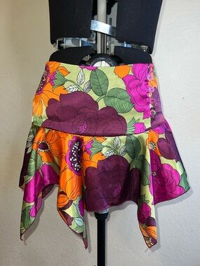 Windsor Floral Handkerchief Hem Mini Skirt -